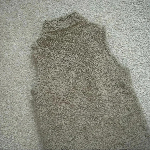 Patagonia Girls Los Gatos Vest Khaki Fleece Sz XL 14 Polyester Sty65490, - Picture 16 of 16